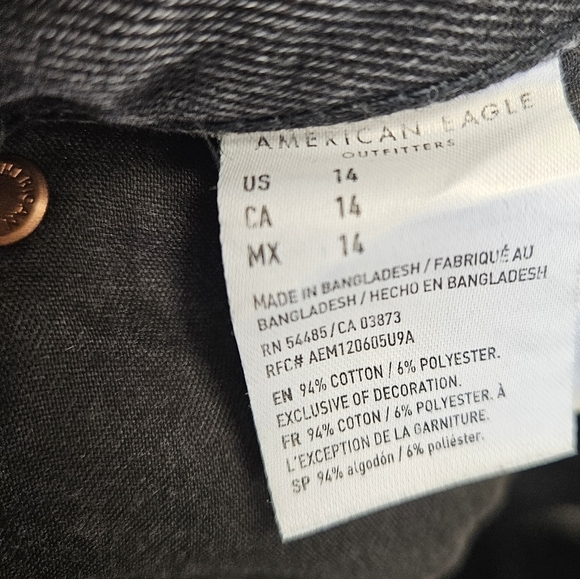 American Eagle Black Distressed Cutoff Denim High Rise Shorts Womens - Picture 4 of 6